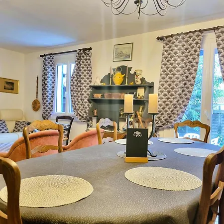 Holiday home Les Volets Bleus Clarensac