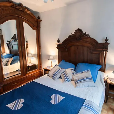 Les Volets Bleus * Clarensac