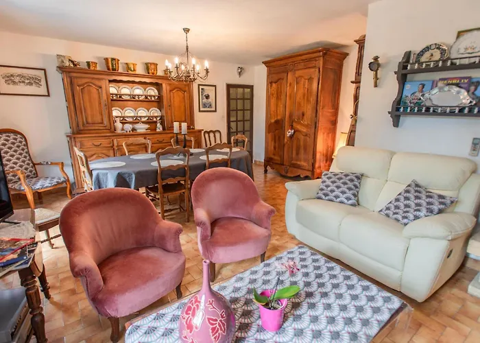 Les Volets Bleus Clarensac