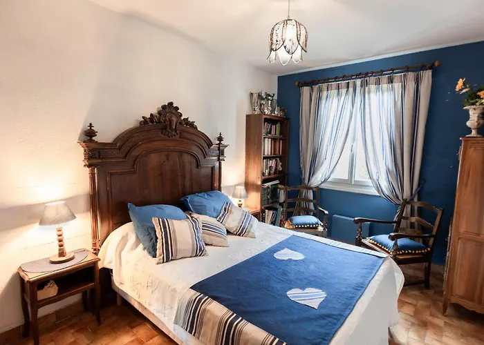 Les Volets Bleus Ferienhaus Clarensac